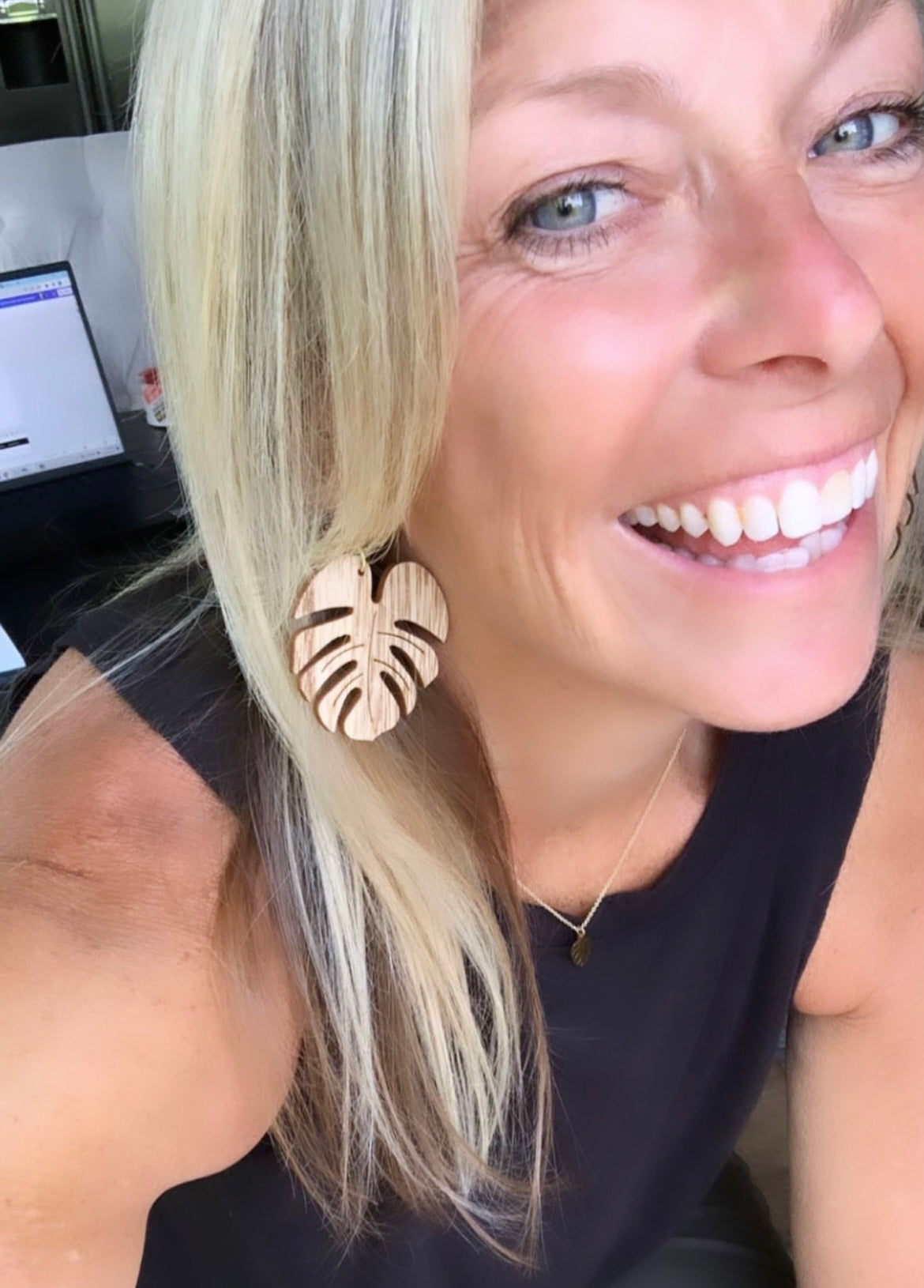Wood Monstera Earrings (Large)