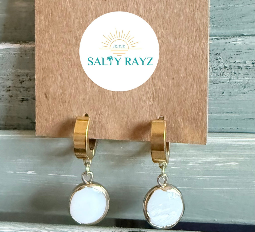 Fresh Water Pearls Earrings: Squared Huggie