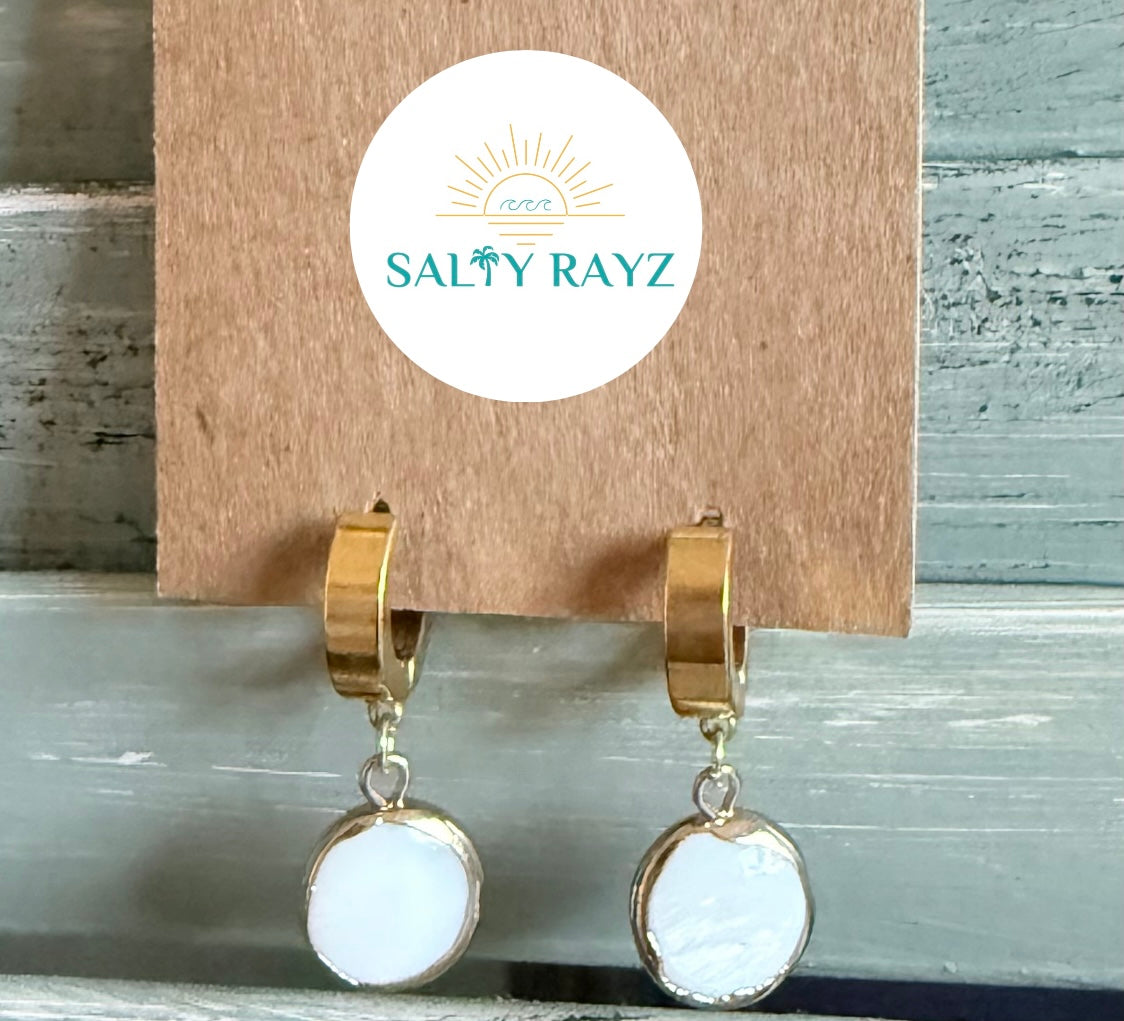 Fresh Water Pearls Earrings: Squared Huggie