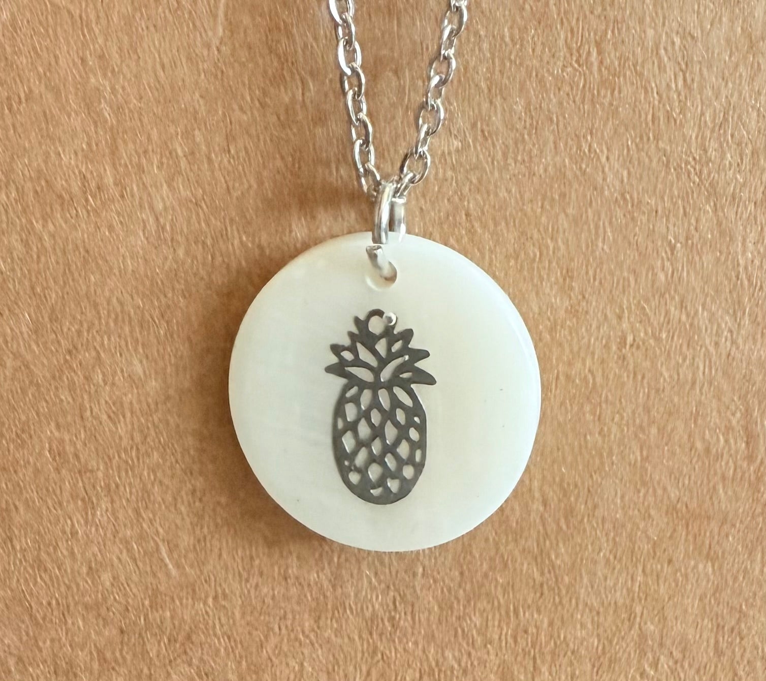 Fresh Water Shell Necklace Silver: Pineapple