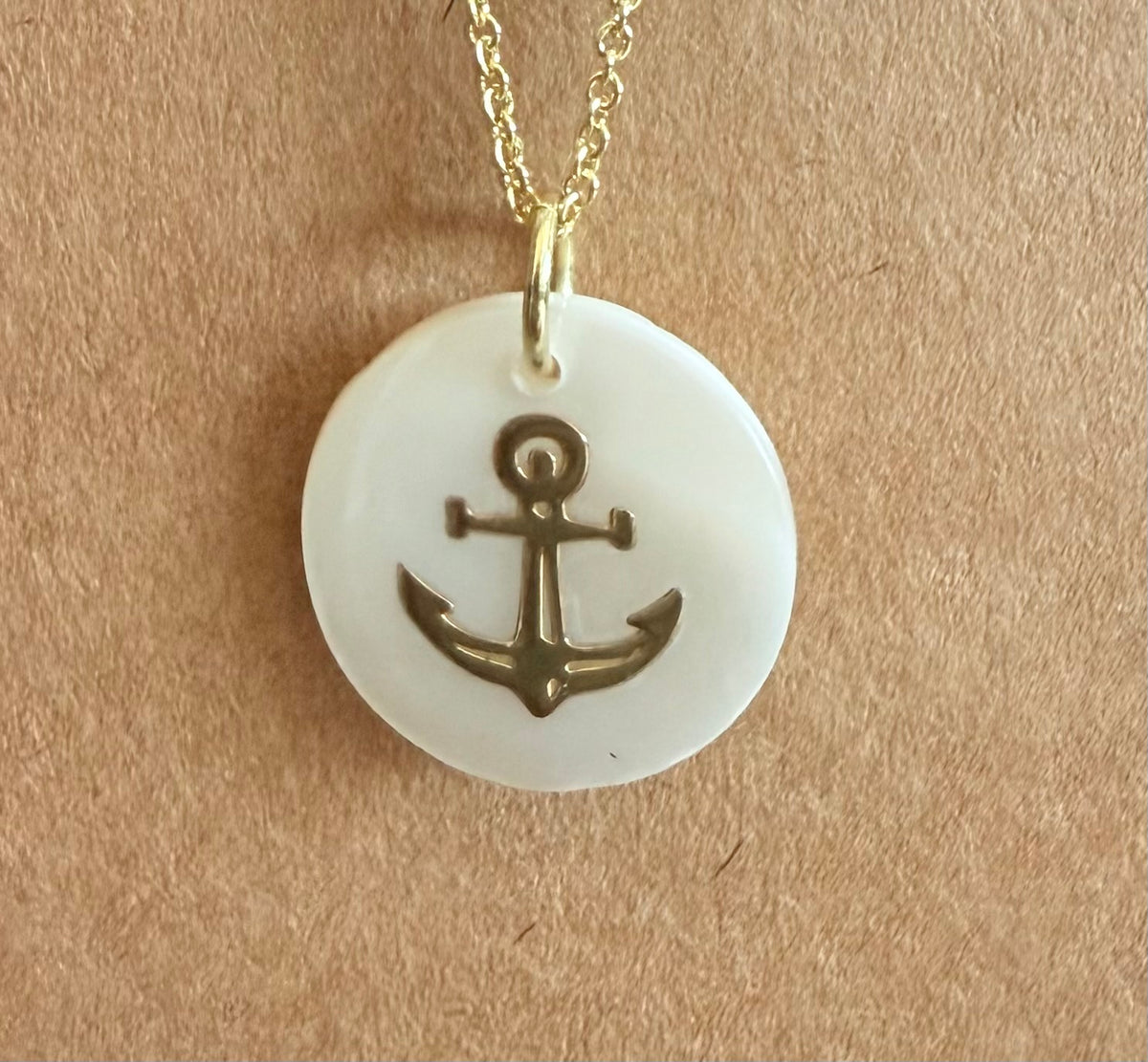 Fresh Water Shell Necklace: Anchor