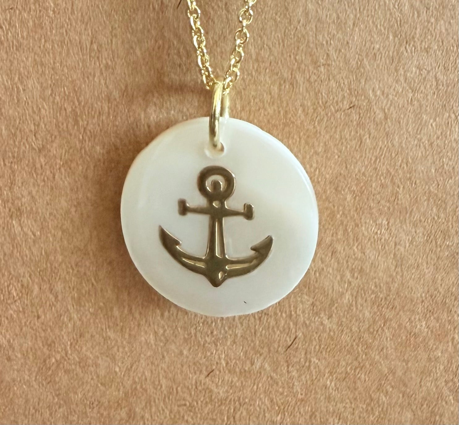 Fresh Water Shell Necklace: Anchor